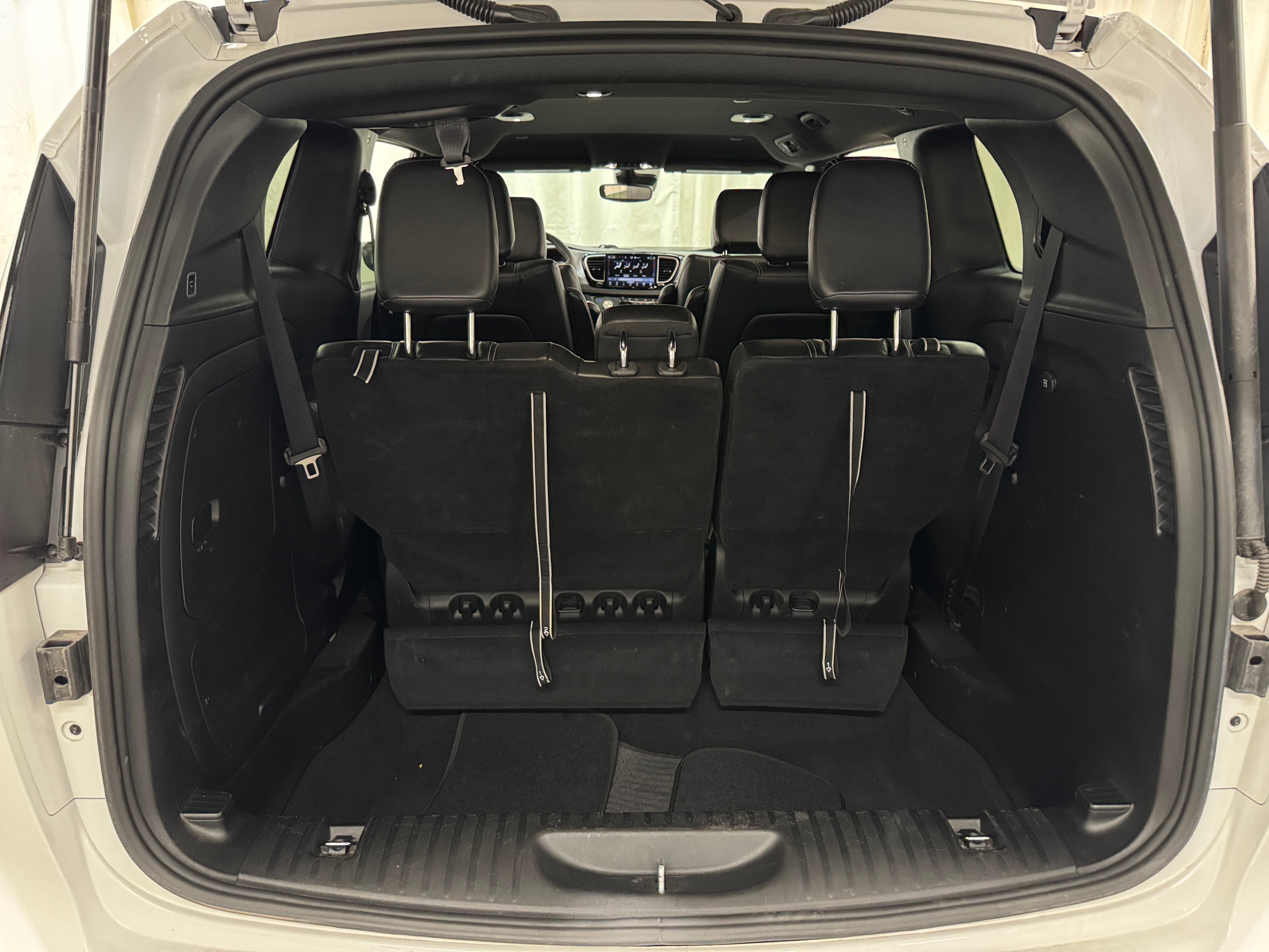 chrysler pacifica phev 2024 2C4RC1S72RR109254 image chrysler pacifica phev 2024 2C4RC1S72RR109254 image